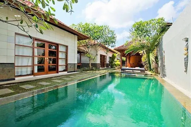 Guest house Cantik Villas 3*